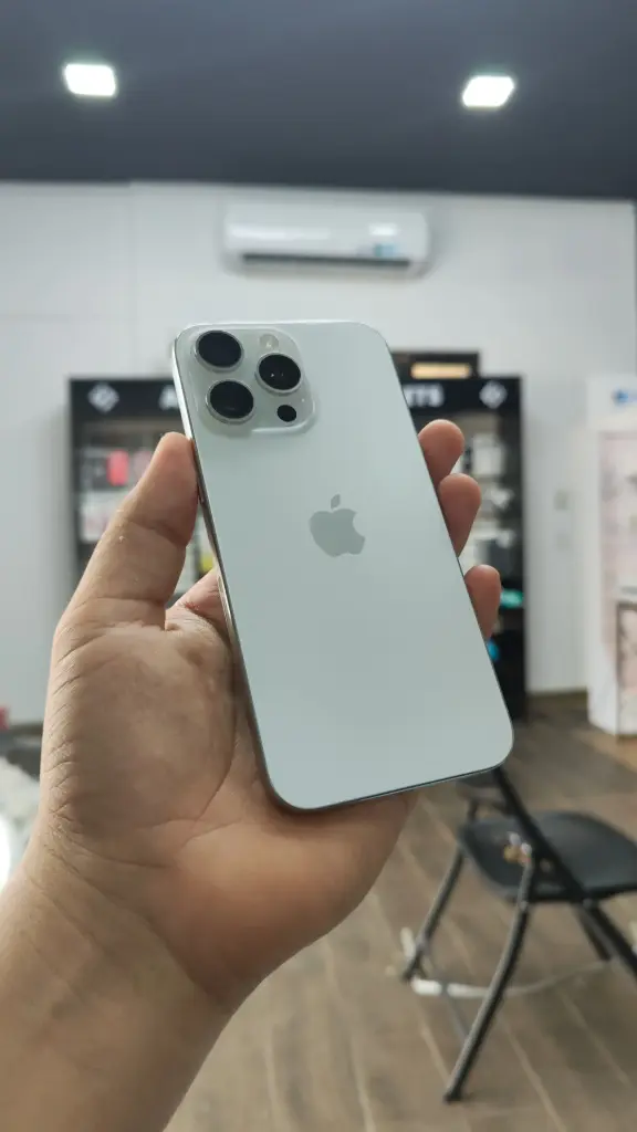 iphone 15 pro max e sim (TITANIO BLANCO, A)