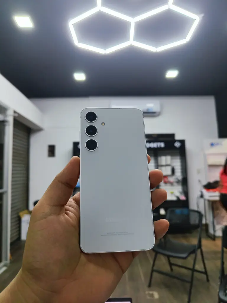 S24 PLUS BLANCO 256GB 8RAM SEMI NUEVO