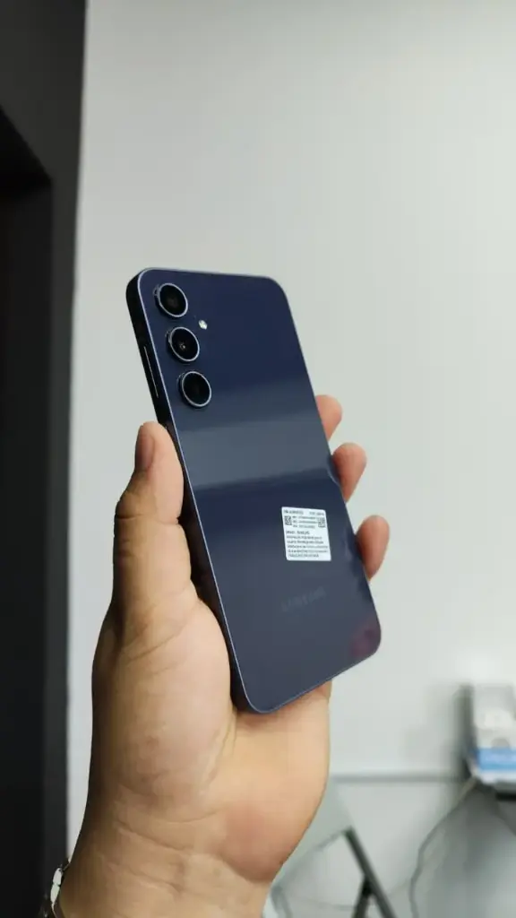 Samsung galaxy A35 8RAM 256GB SEMI NUEVO  AZ 10'10